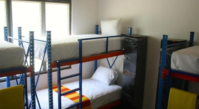 La Madrugada Hostel, Rezervovat Hostel Hotely v Cortés s parkováním, Parkování