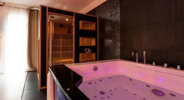 Suite and Spa, Забронировать Курортный отель Отели Дижона 4 звезды, рядом с Музей религиозного искусства, 4*