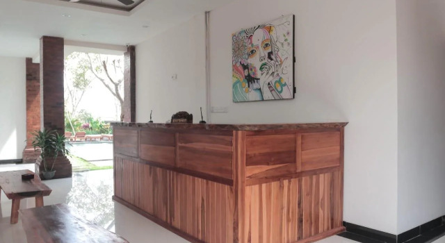 Seno Guesthouse & Cafe