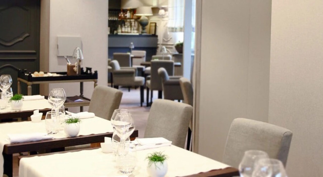 Hôtel Restaurant La Rivière, Varaa Hotelli  