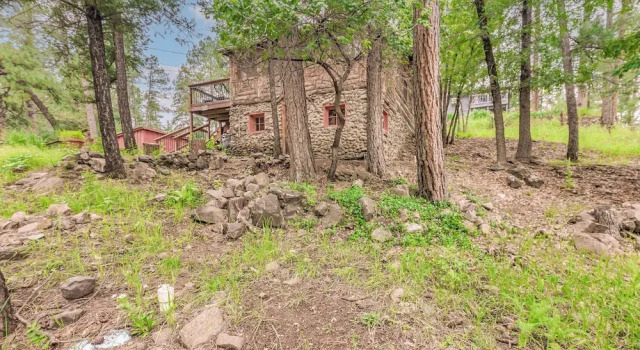 Коттедж Cozy Cabin Near Grindstone Lake & Downtown!