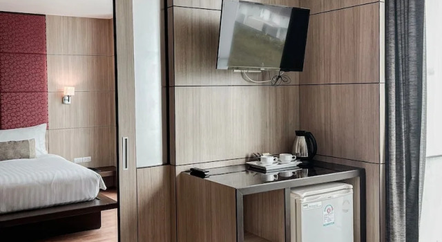 Люкс The One Hotel