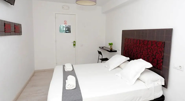 Двухместный номер Standard Easy Sants by Bossh! Hotels