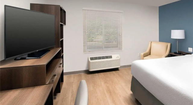 Woodspring Suites Wilmington Riverfront, Забронировать Отель Уилмингтон Делавэр, рядом с Делавэрский центр современного искусства