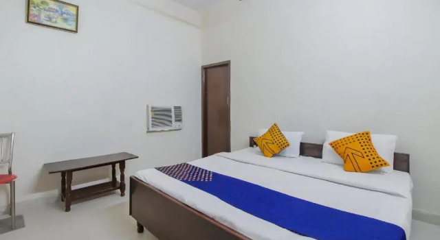 Hotel City Light Palace And Restaurants by OYO Rooms