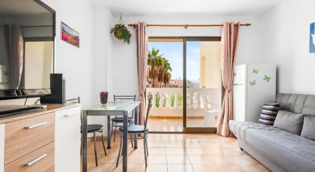 651 Bright establishment, heated pool and Wi Fi, Prenota Hotel Hotel a Tenerife con piscina, Piscina
