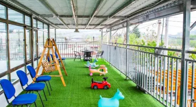 Pine Rest Yard (Survival Island), Book Hotel Hoteller i Beijing Province med parkering, Parkering