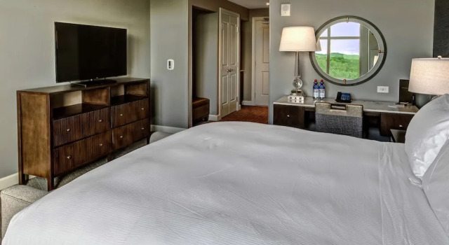 Двухместный номер Hearing Accessible Executive Hilton Nashville Green Hills