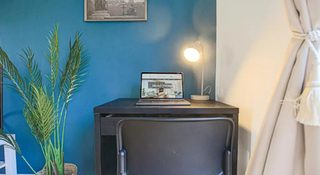 Cosy House - 7 minutes drive to City Centre - Fast Wifi, Smart TV with Netflix, Free Parking and Private Garden by Yoko Property, Забронировать Отель Отели Бакингемшир с парковкой, Парковка