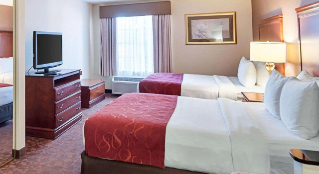 Comfort Suites Dulles Airport, Varaa Hotelli Chantilly 