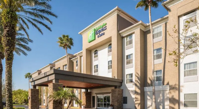 Номер Standard Holiday Inn Express & Suites Orlando International Airport by IHG