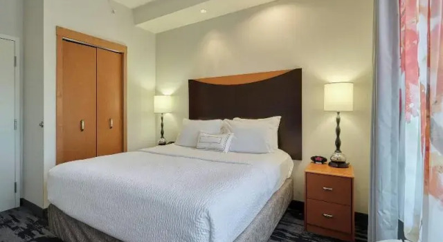 Двухместный люкс c 1 комнатой Fairfield Inn & Suites by Marriott Harrisburg West/New Cumberland