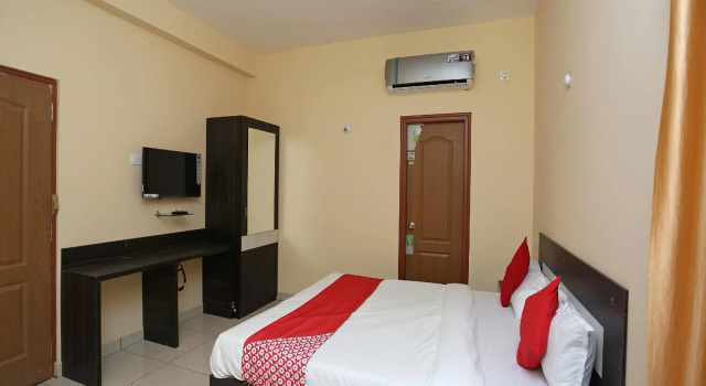 Люкс Standard OYO Flagship 27030 Hotel Blue Bell