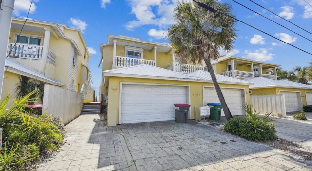 Just Beachy - 5 Bedroom Beach Front Home! Sleeps 20 Home by RedAwning