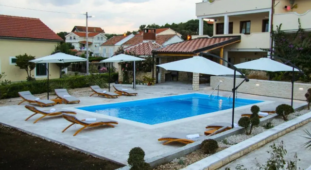 Merita Apartments