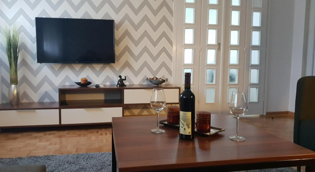 Apartment Nikola Tesla, Buchen Sie Ferienwohnung Novi Beograd 