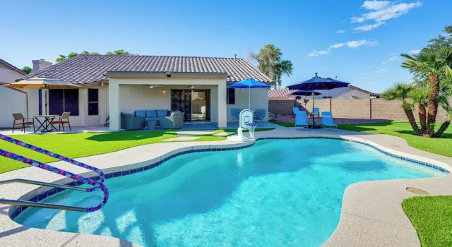 Putting Green & Pool! Peoria Home Near Sports, Book Vacation Home Peoria Phoenix Metropolitan Area