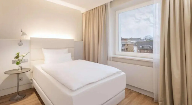 Одноместный номер Small Standard NH Hamburg Mitte