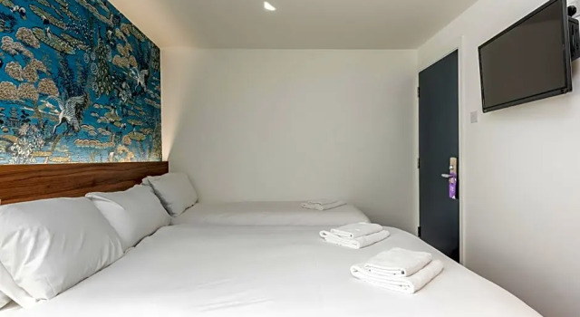 Номер Standard Queens Drive Hotel