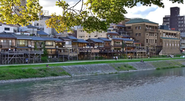 Kanade Inari-sandomae, Book Hotel Kyoto Japan