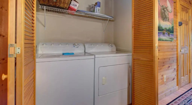 The Moose is Loose, 4 Bedrooms, Mountain View, Hot Tub, Sleeps 10
