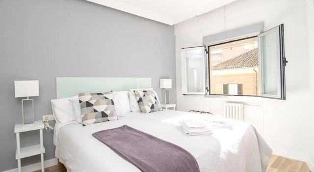 Sunny Apartment at the foot of Royal Palace by Batuecas, Забронировать Апартаменты/квартира Мадрид Провинция Мадрид, рядом с Церковь Сан-Педро-Эль-Вьехо