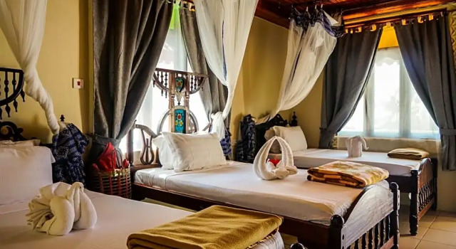 Трёхместный номер Deluxe Smiles Beach Hotel
