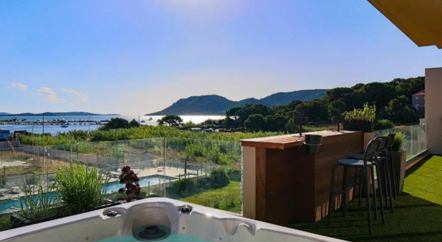 Апартаменты CALADEA Locations de Vacances 5 étoiles, piscine chauffée