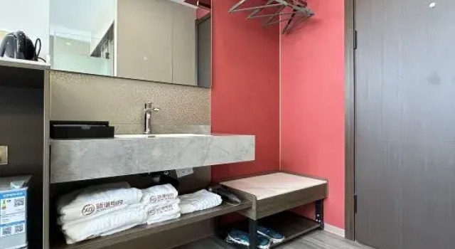 Yichun Xinqian Esports Hotel, Varaa Hotelli Yichun Heilongjiang