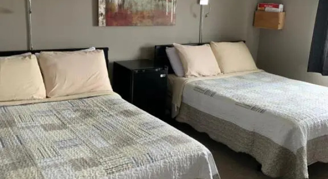 Полулюкс Exploits Inn and Suites