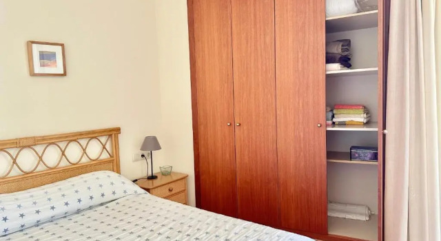 NEW! Apartamento con piscina y balcón a 2 minutos de la playa. WI-FI