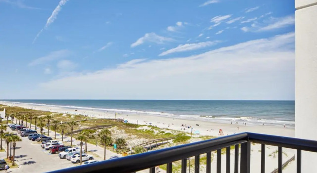 Люкс с частичным видом на океан SpringHill Suites by Marriott Jacksonville Beach Oceanfront