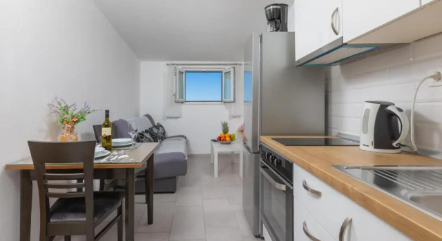 Апартаменты c 1 комнатой с балконом и с видом на море Apartments Petrović