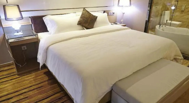 Двухместный номер Standard Lavande Hotel Shenzhen Huaqiang Road Subway Station Branch