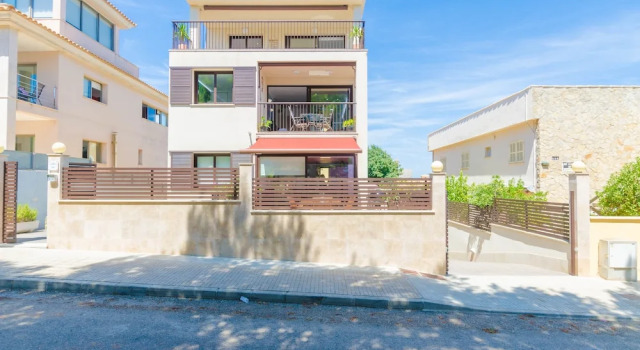 SA Nineta, Book Villa  