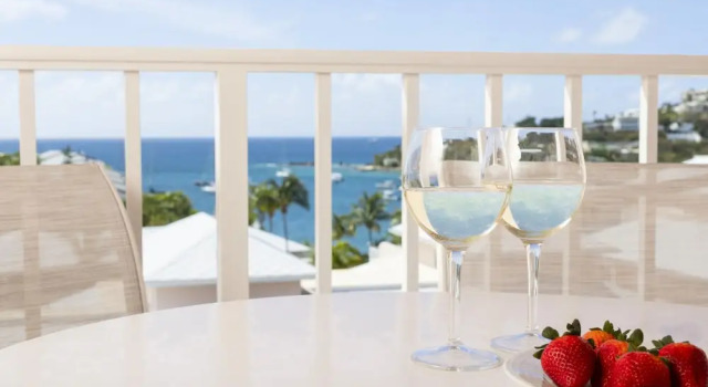 Четырёхместная студия с балконом Elysian Beach Resort