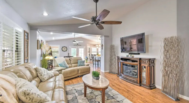 Коттедж Patio & Grilling Station: Family Home in Glendale