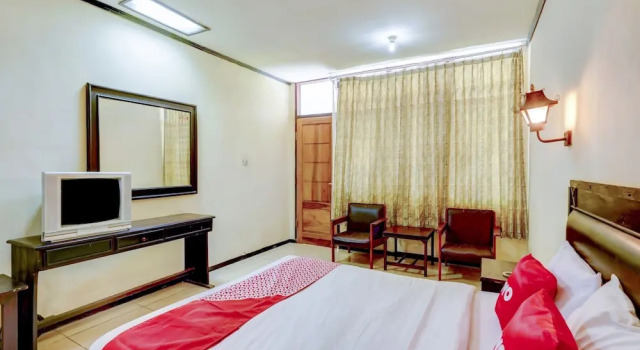 Hotel Lumajang New by OYO Rooms