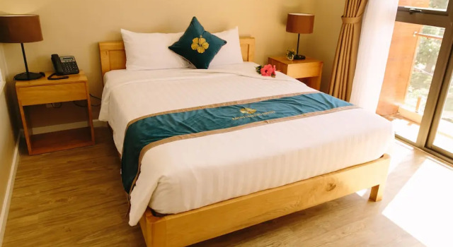 Двухместный номер Deluxe с балконом и с видом на город Minh Nhung Hotel