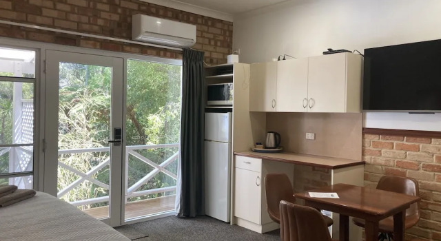 Номер Grand Edge Of The Forest Motel