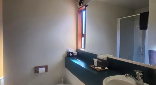 Номер Deluxe c 1 комнатой с балконом и с видом на поле для гольфа Aspen Lodge Motel