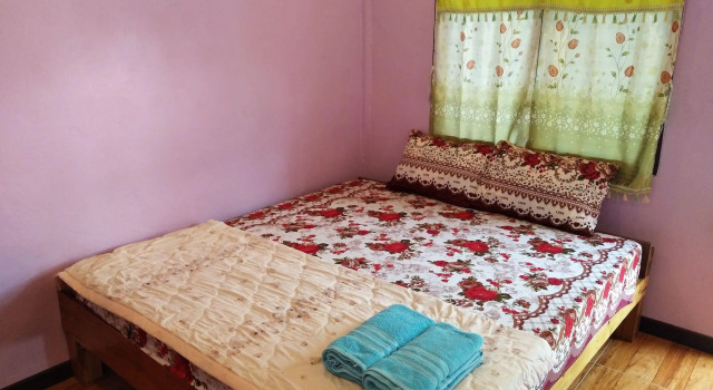 Douangjinda Resort, Забронировать Курортный отель Курортные отели Си Маха Пхот, Курортный отель