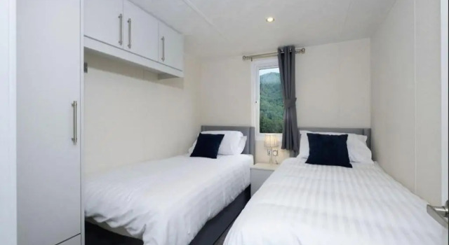 Luxury 6 Bed Lodge with Hot Tub
