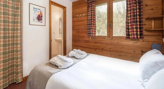Chalet in La Tania Near Ski Slopes