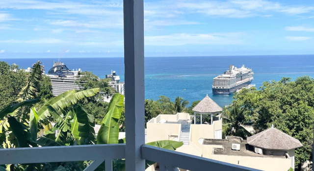 Hummingbird Retreat - Luxury Oceanview Apt, 7-Minute Walk to Beach, Boek Hotel Ocho Rios Ocho Rios Coast