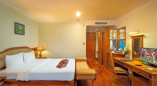 Номер Deluxe Dragon Royal Angkor Hotel