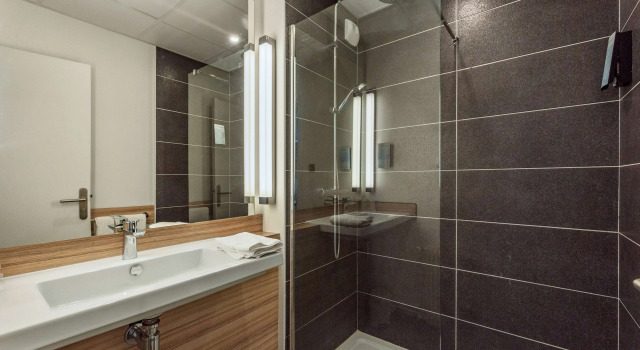 Трёхместный номер Standard Campanile PRIME - Chartres Centre Gare Cathédrale