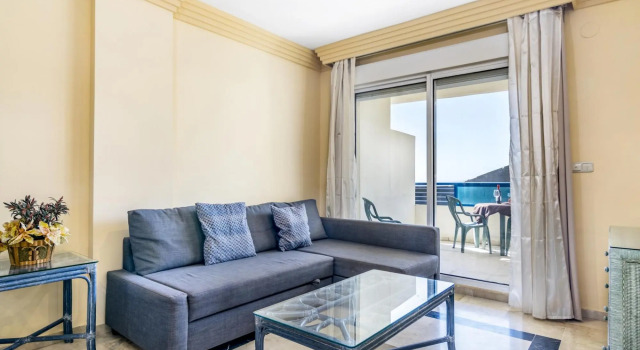 Pet Friendly apartment on the beach 306