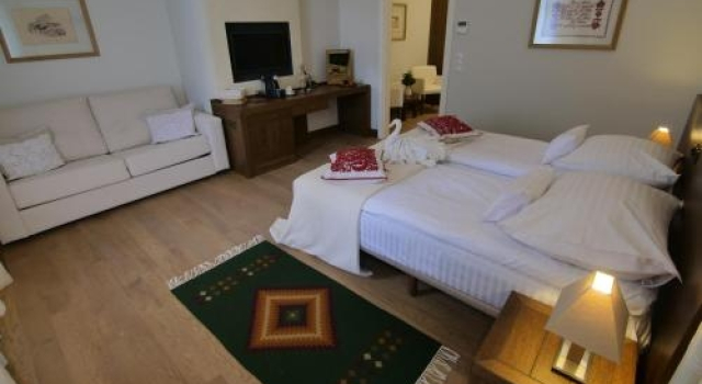 Hotel Pacsirta, Book Hotel Sovata Mureş