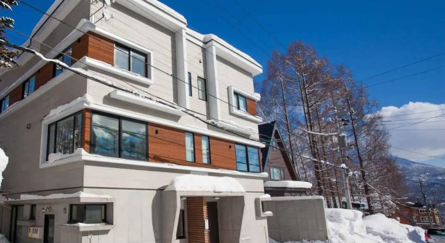 Yutaka Townhouse